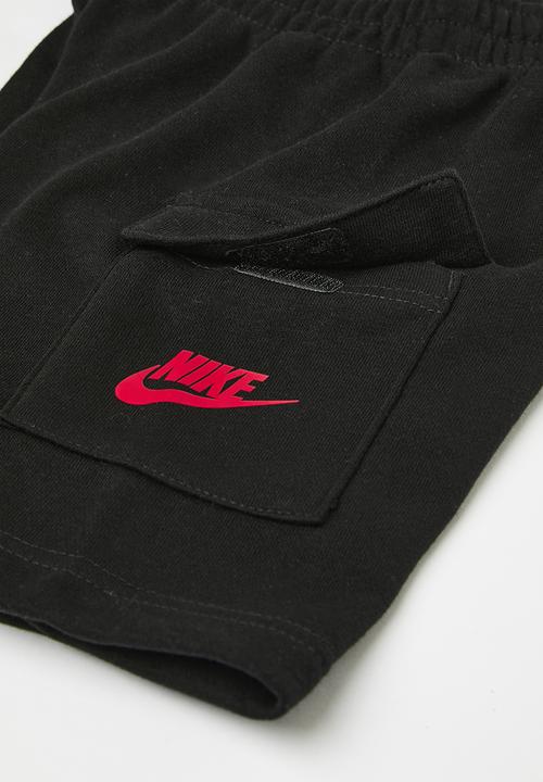 Nike - Nkb b nsw hbr cargo short set - black red