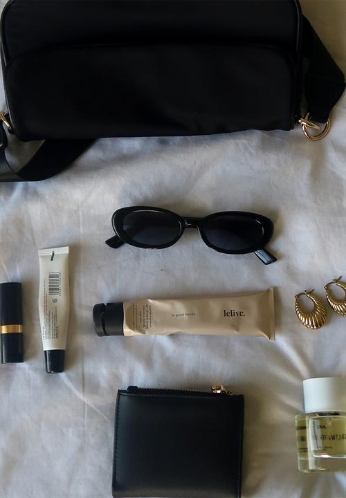 lelive. - In good hands nourish + protect spf 15 hand cream