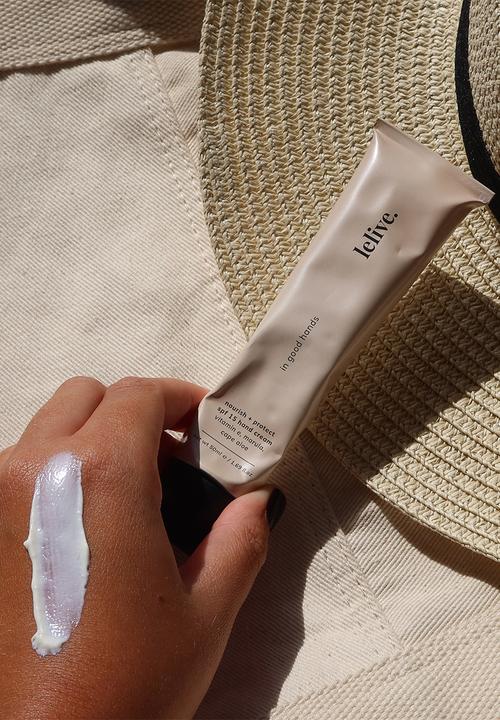 lelive. - In good hands nourish + protect spf 15 hand cream