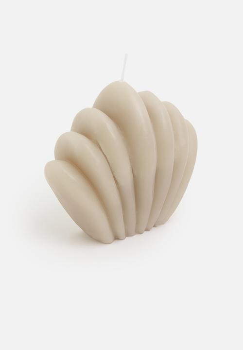 H&S - Scallop shell candle - taupe