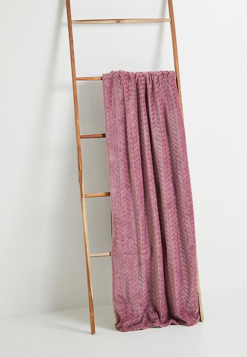 Sixth Floor - Herringbone Plush Fleece Throw - Dusty Pink