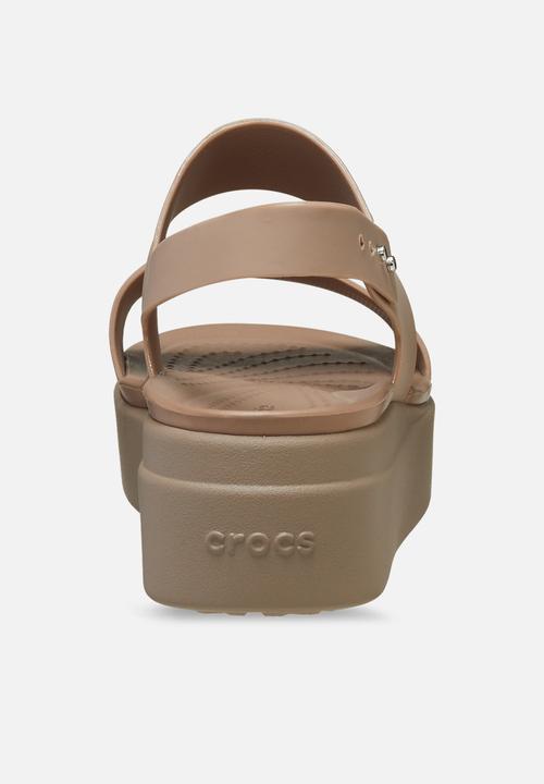 Crocs - Brooklyn low wedge - latte/mushroom