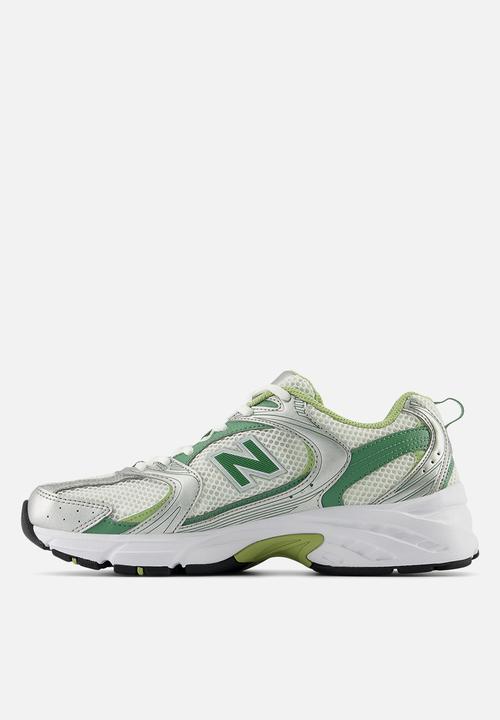 New Balance  - MR530