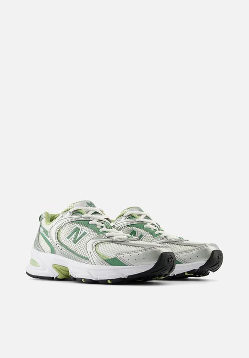 New Balance  - MR530