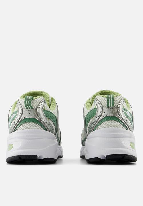 New Balance  - MR530