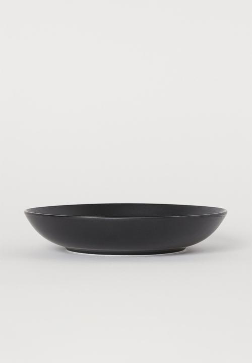 H&M - Deep porcelain plate - black