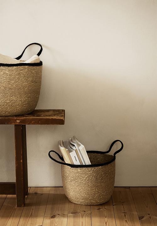 H&M - Round seagrass storage basket - brown & black