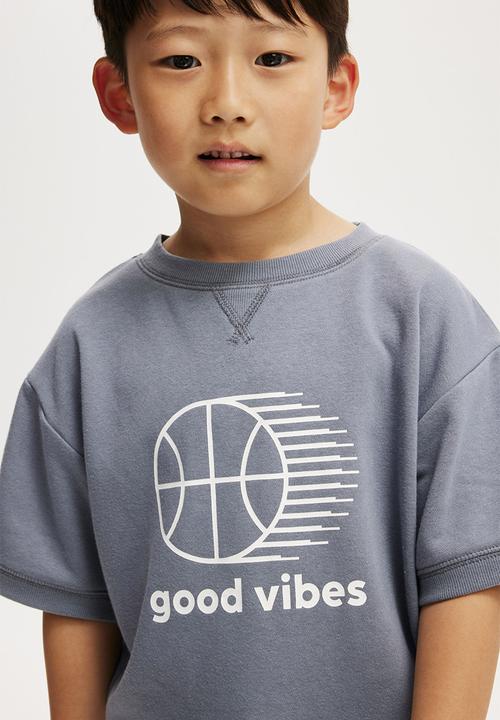 Cotton On - Sandy short sleeve sports crew - steel/good vibes