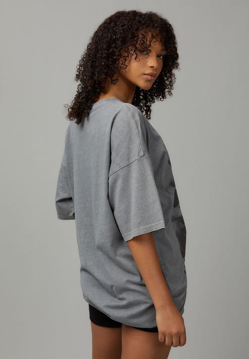 Factorie - Music Merch Oversized Graphic Tee - Lcn Bra Tupac Get Around/Washed Tradewinds