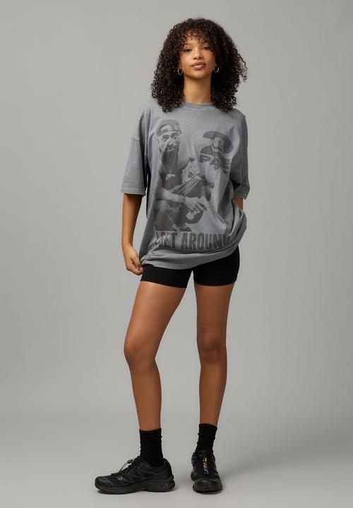 Factorie - Music Merch Oversized Graphic Tee - Lcn Bra Tupac Get Around/Washed Tradewinds