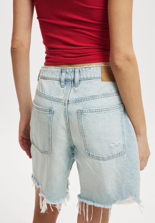 Cotton On - Relaxed Denim Short - Air Blue Rip