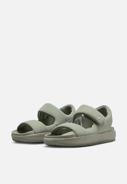 Nike - Calm - LIGHT ARMY/METALLIC SILVER-LIGHT ARMY