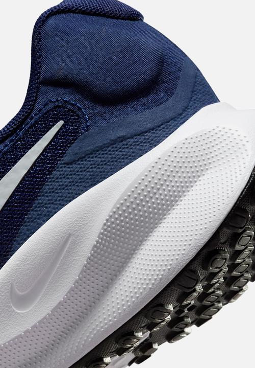 Nike - Nike Revolution 7