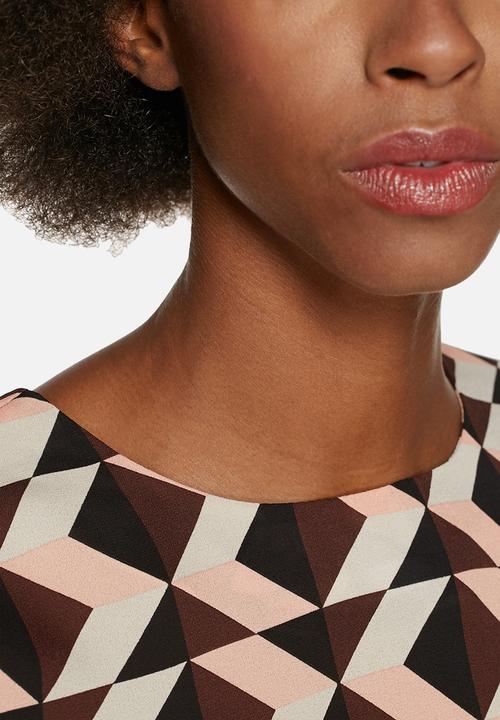 Glamorous - Triangle Geometric Scoop Top