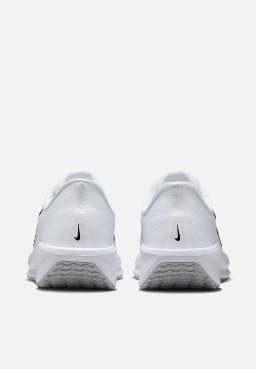 Nike - Quest 6