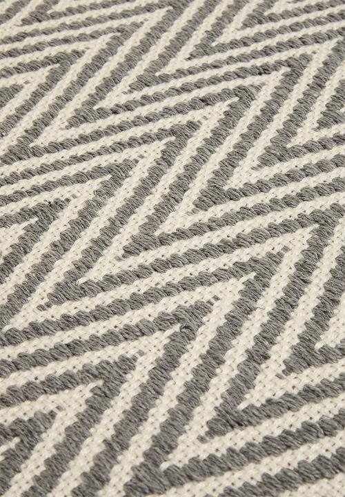 Sixth Floor - Che outdoor rug - Charcoal