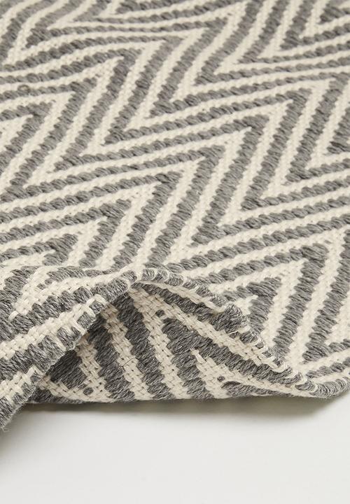 Sixth Floor - Che outdoor rug - Charcoal