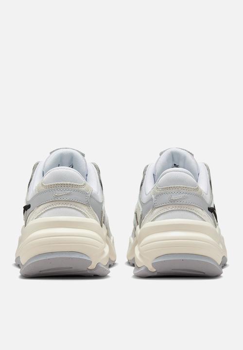 Nike - AL8