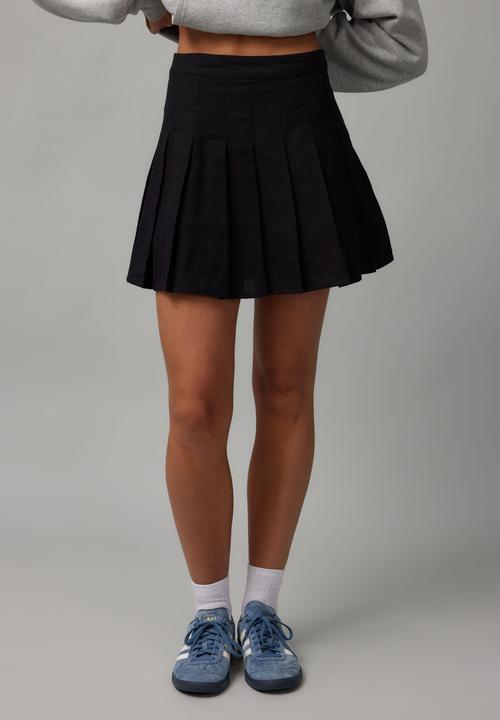Pleated Skirt - Black 3