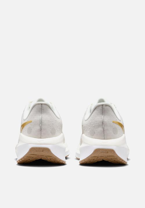 Nike - Vomero 17
