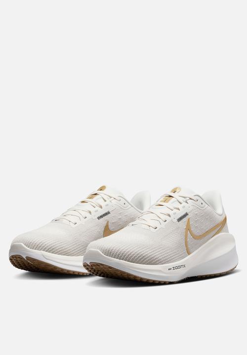 Nike - Vomero 17