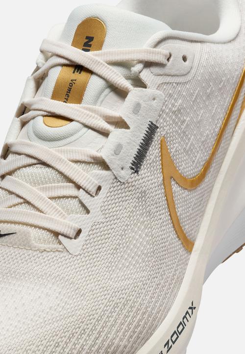 Nike - Vomero 17