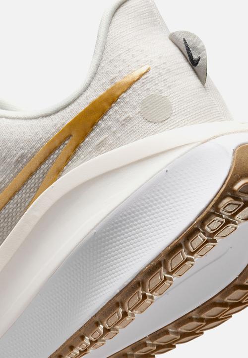 Nike - Vomero 17