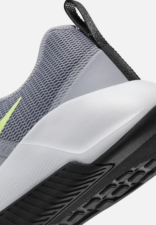 Nike - MC Trainer 3 - cement grey/lt lemon twist-black-white