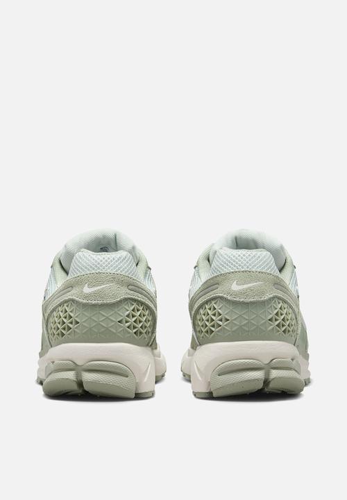 Nike - Zoom Vomero 5