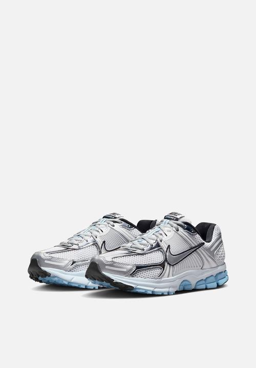 Nike - Zoom Vomero 5