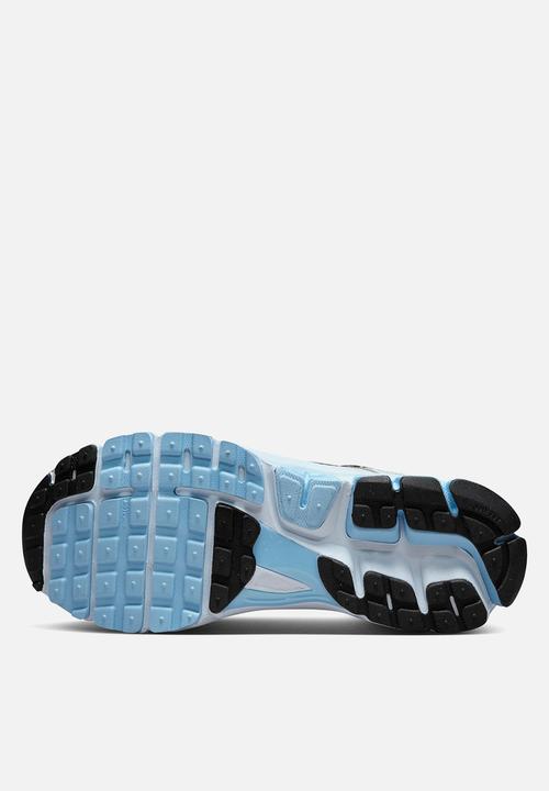 Nike - Zoom Vomero 5