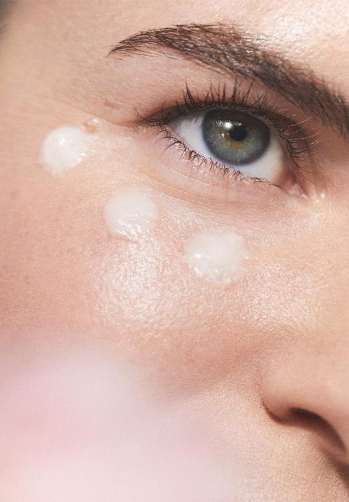 KORA Organics - Berry Bright Vit C Eye Cream