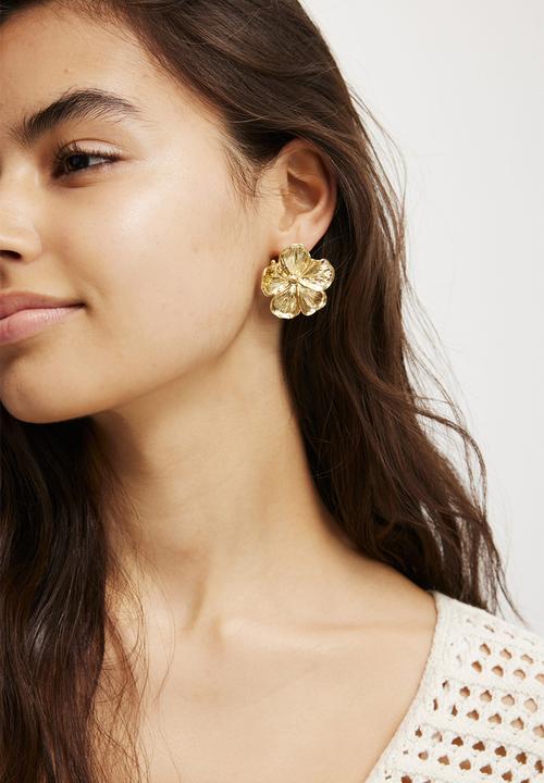 Rubi - Mid Charm Earring - Gold Plated Hibiscus Stud
