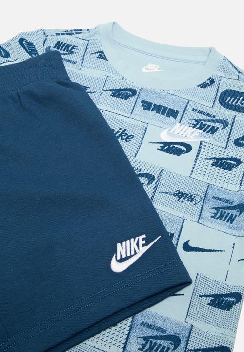 Nike - Nkb b nsw club ssnl aop short - court blue