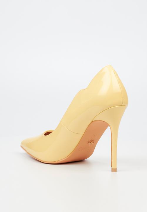 Miss Black - Lola 35 court - pastel yellow