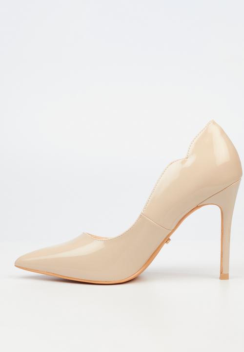 Miss Black - Lola 35 court - stone