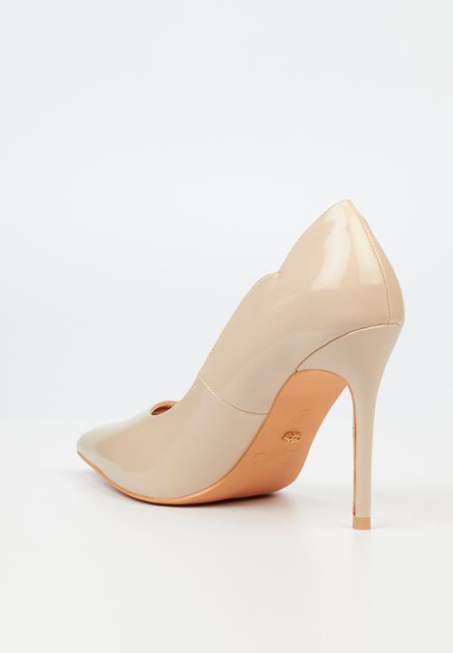 Miss Black - Lola 35 court - stone