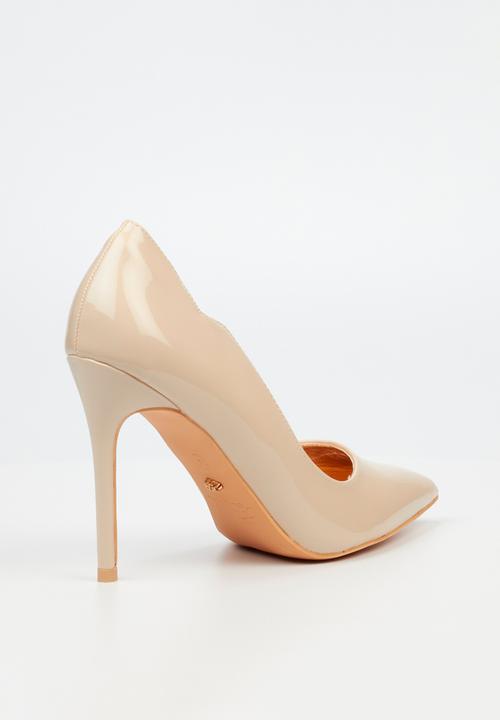 Miss Black - Lola 35 court - stone