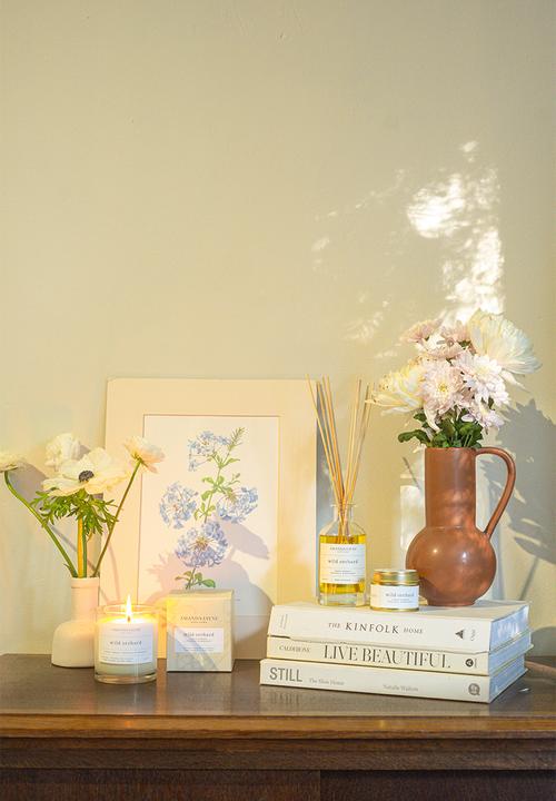 Amanda Jayne - Gold tin candle - wild orchard