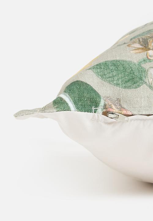 Grey Gardens - Antique flower cushion cover - multi