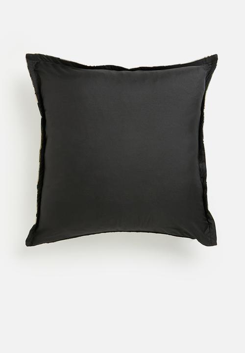 Grey Gardens - Wild flower cushion cover - green
