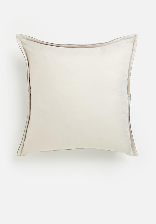 Grey Gardens - Savannah hide cushion cover - moss