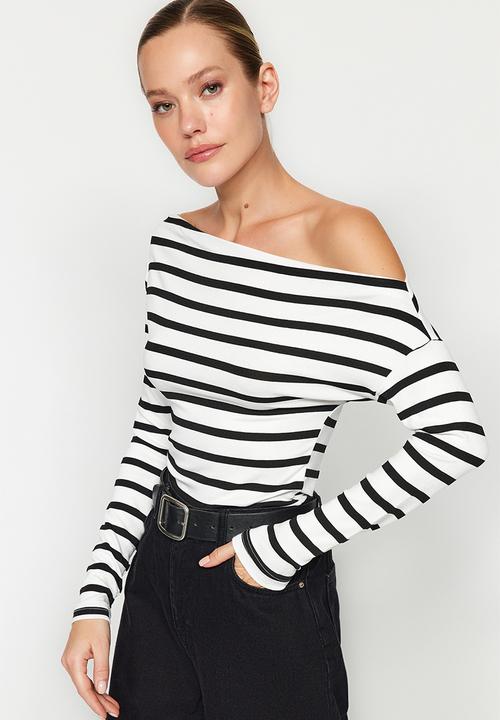 Trendyol - Striped premium soft fabric fitted boat collar blouse - black & white