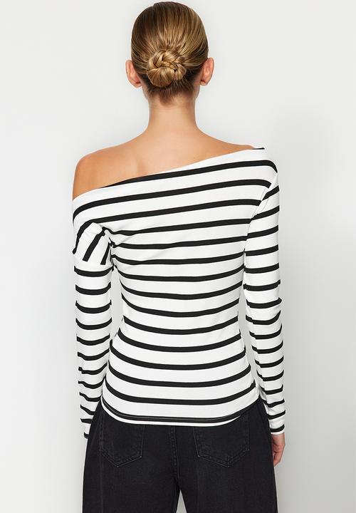 Trendyol - Striped premium soft fabric fitted boat collar blouse - black & white