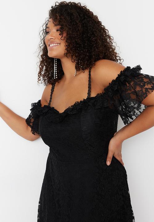 Trendyol - Plus size strap a-line lace maxi evening dress - black