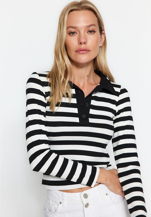 Trendyol - Striped fitted/simple polo collar knitted top with buttons - black