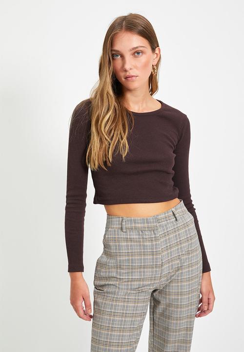 Trendyol - 2-Pack Fitted Wide Collar Corduroy Stretchy Crop Knitted Blouse - Brown/Beige
