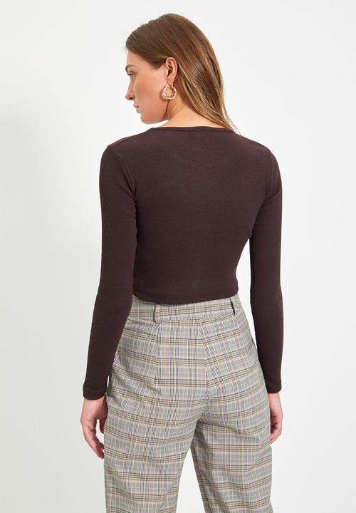 Trendyol - 2-Pack Fitted Wide Collar Corduroy Stretchy Crop Knitted Blouse - Brown/Beige