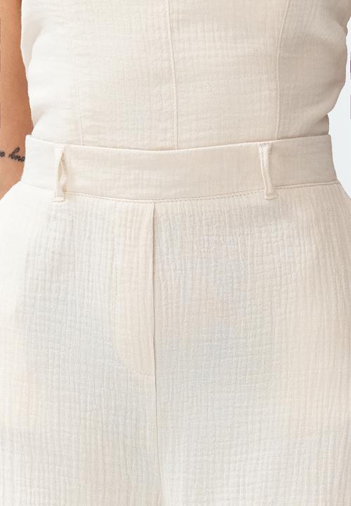Trendyol - Strapless Collar Linen Look Maxi Woven Jumpsuit - Beige