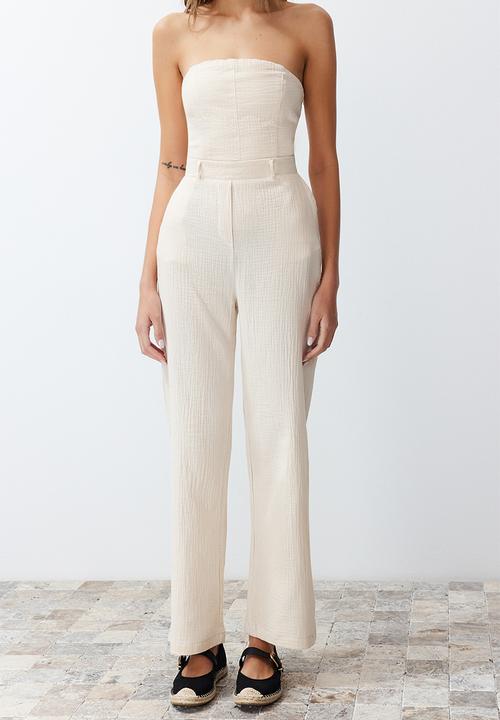 Trendyol - Strapless Collar Linen Look Maxi Woven Jumpsuit - Beige